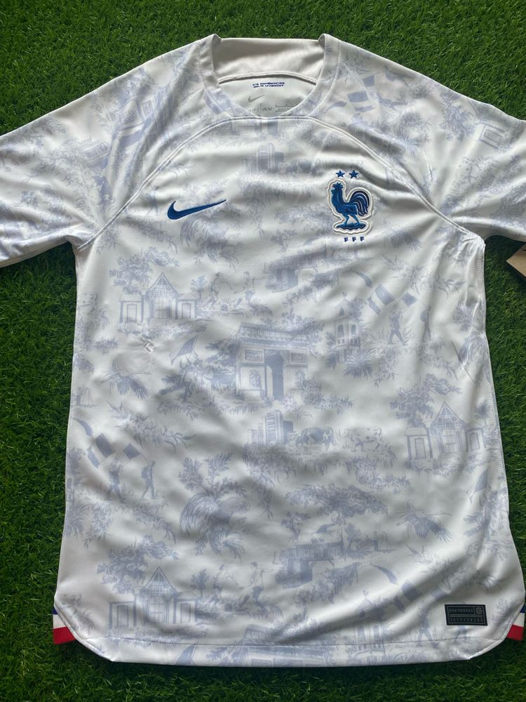 France 22 Away image 1