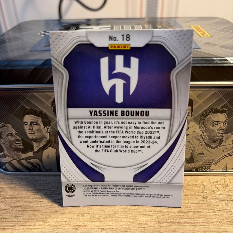 Immagine di Panini Prizm Fifa Club World Cup 2023-24 Yassine Bounou Trading Card 2