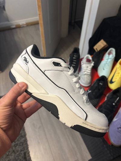 white Jordan low uk 6