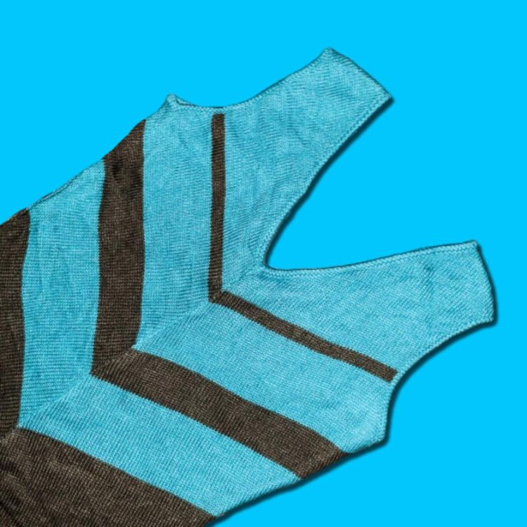 * BOHO BAMBOO TRADERS V-NECK KNIT TOP* 2