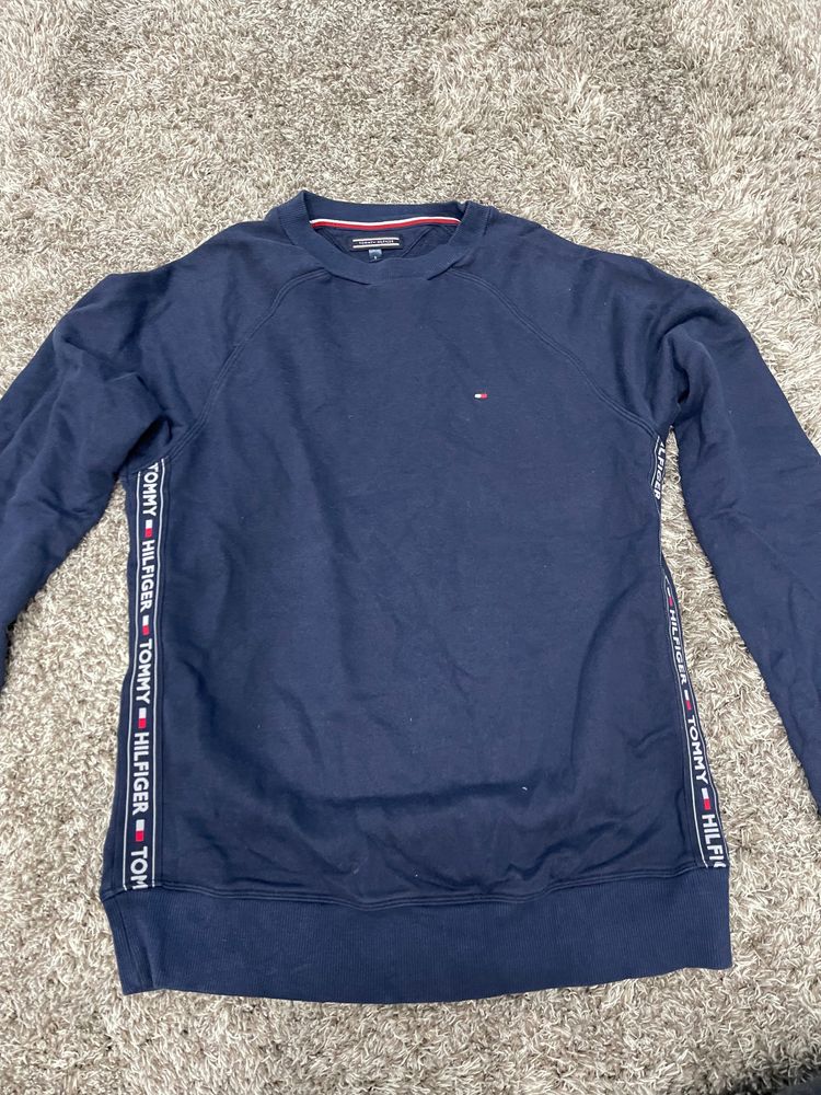 Tommy Hilfiger Navy Sweatshirt