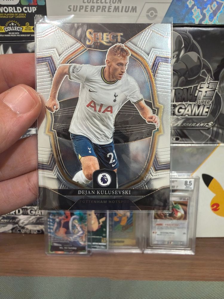 Select Premier League Football Trading Card image 1