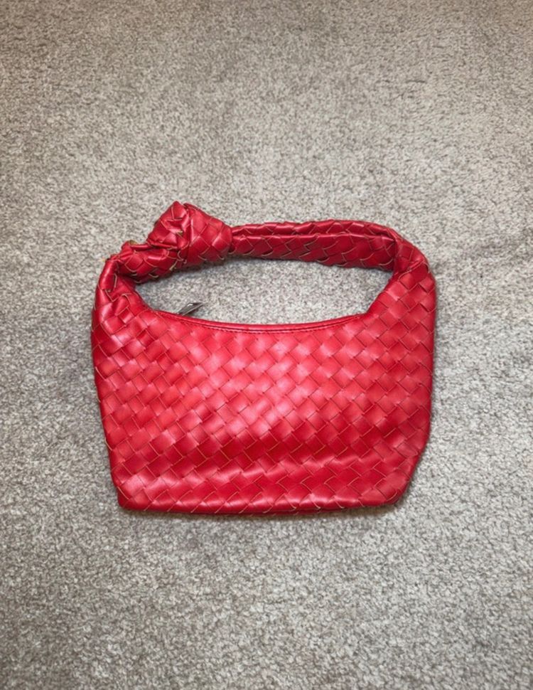 Le Sarte Pettegole Red Woven Handbag product image