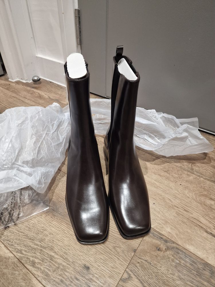 H&M Boots Size 7 image 1
