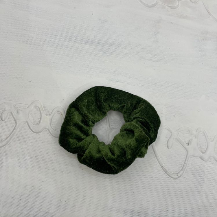 💻⭐️ | khaki velvet scrunchie image 1