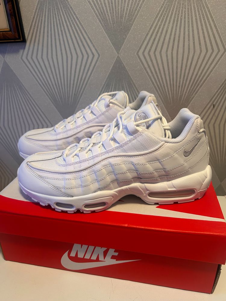 Nike Air Max 95 essential Triple White Sneakers