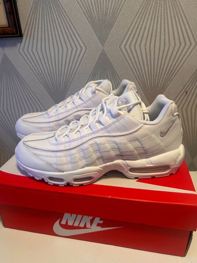 Nike Air Max 95 essential Triple White Sneakers