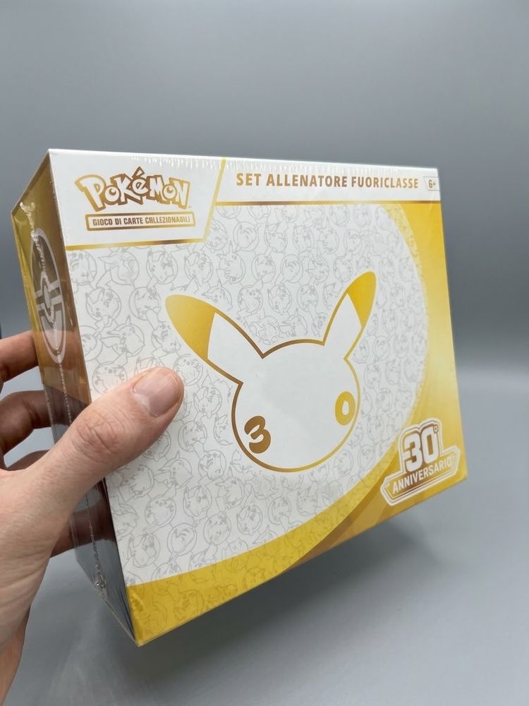 Pokémon 30Th Anniversary ETB obraz 1