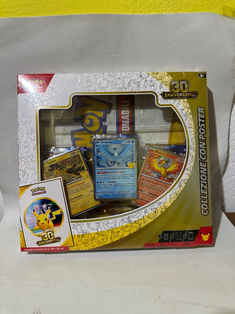 Pokémon 30Th Anniversary Trading Card Collection With Poster imagen 1