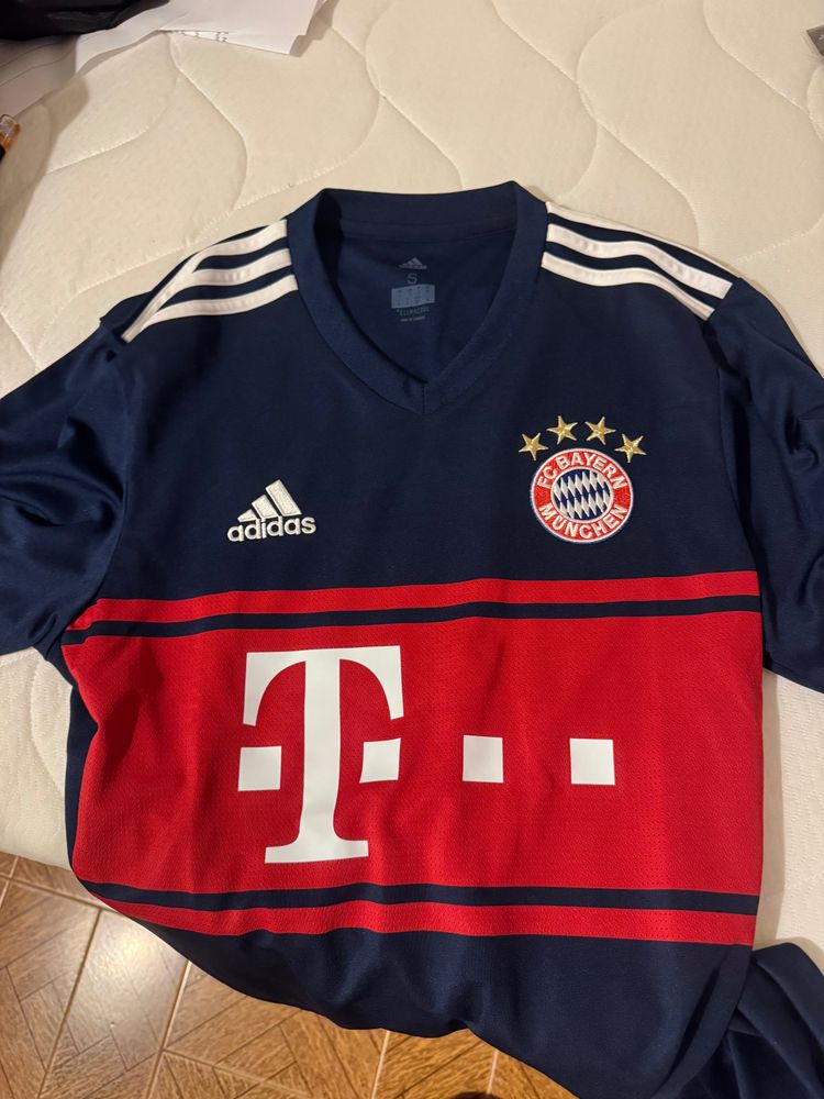 Adidas Bayern Munich 2017/18 Away Football Shirt image 7