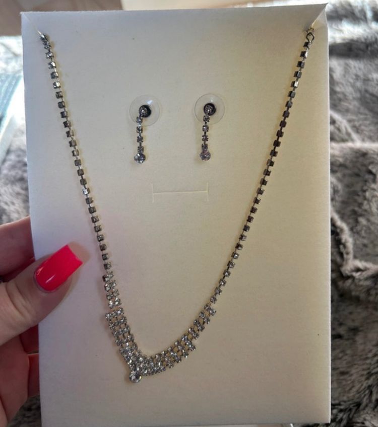 Silver-Tone Necklace And Earrings Set image 3