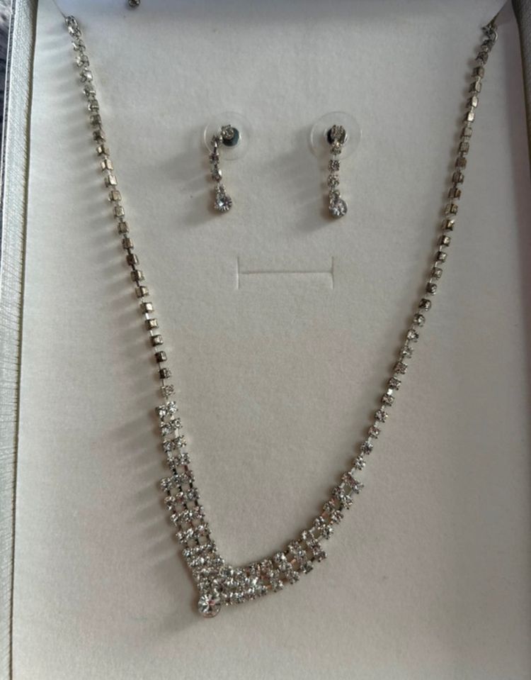 Silver-Tone Necklace And Earrings Set image 6