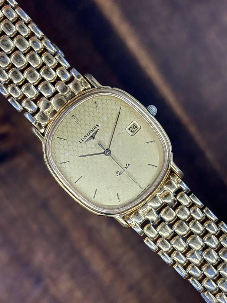 Longines Quartz (Textured Dial, Gold Bracelet)