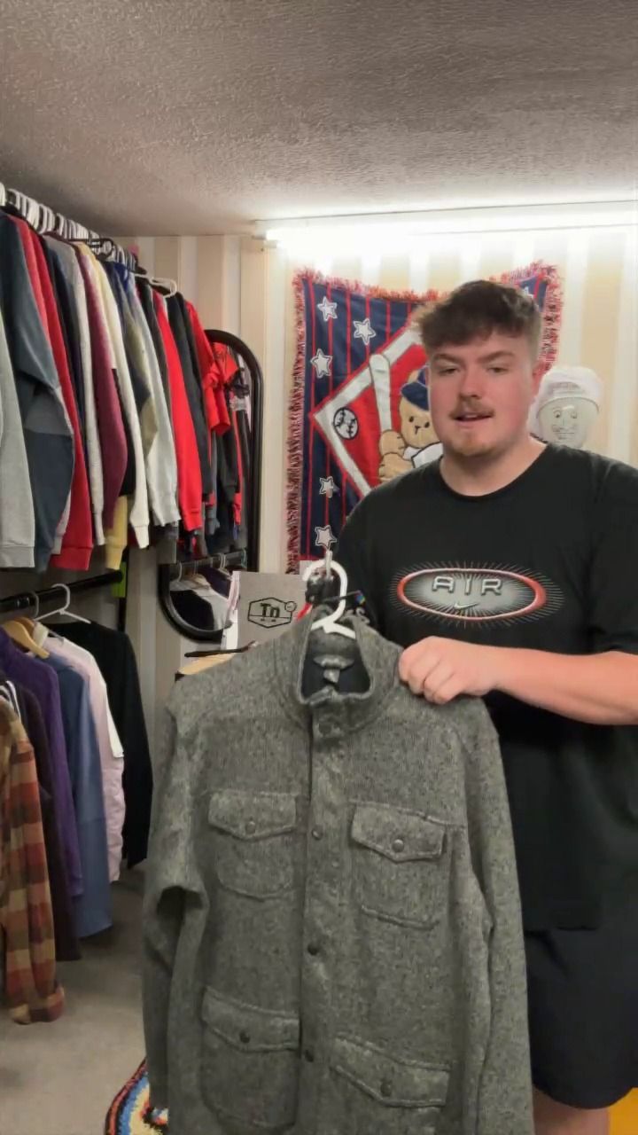 276 eddie bauer large fleece 