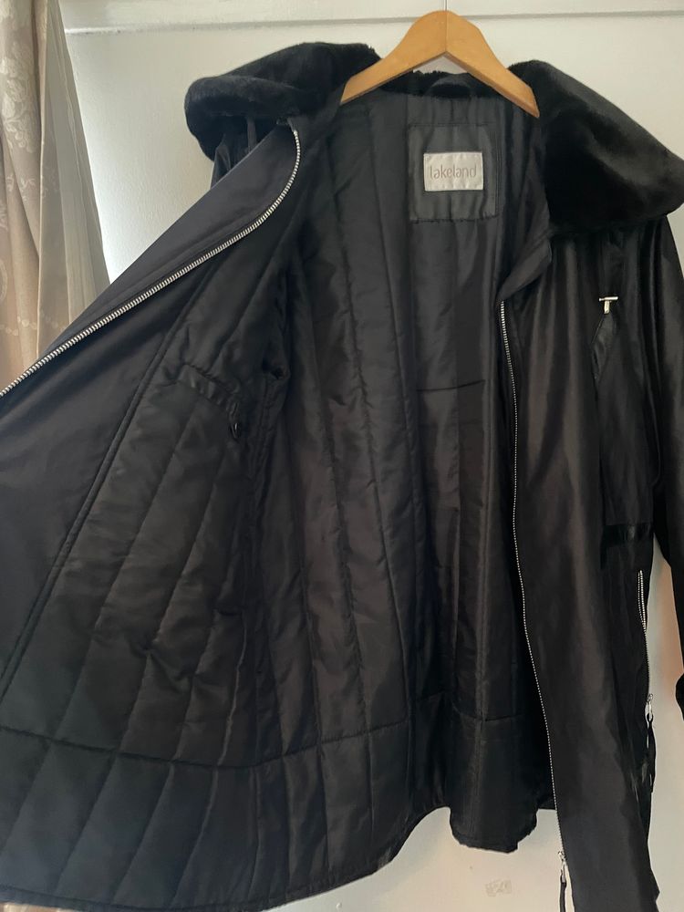 Lakeland Black Coat With Faux Fur Collar And Cuffs 5