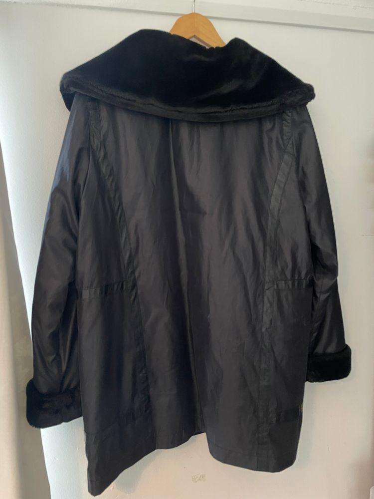 Lakeland Black Coat With Faux Fur Collar And Cuffs 7