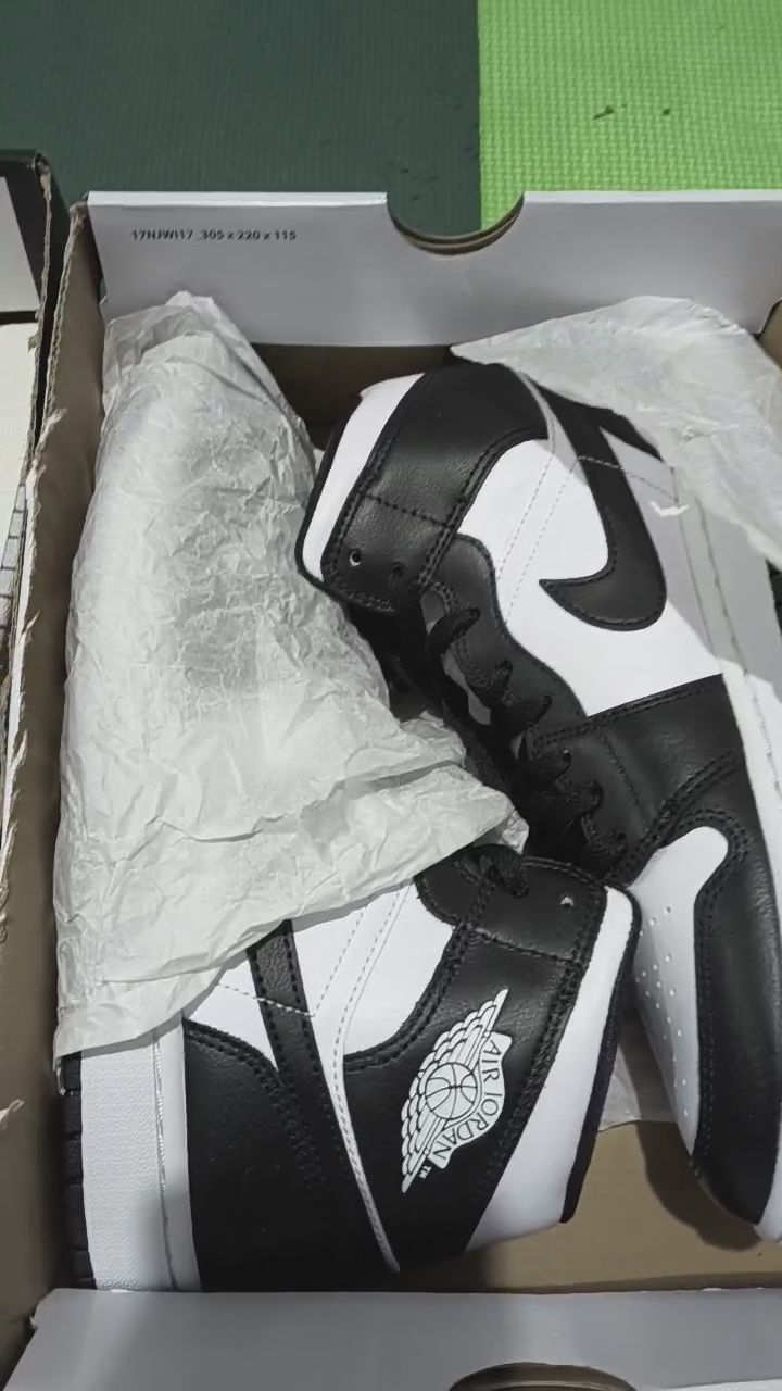 Nike Jordan 1 Mid Pack 3 Pezzi  42.5-42-42 obraz 1