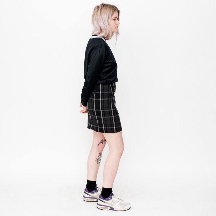 Vintage Y2K GAP plaid skirt in black / grey 2