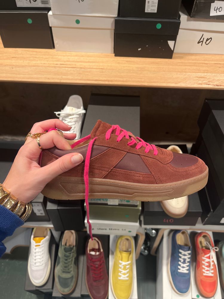 B8 brown pink 