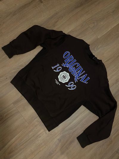 Black Sweatshirt With Graphic Print