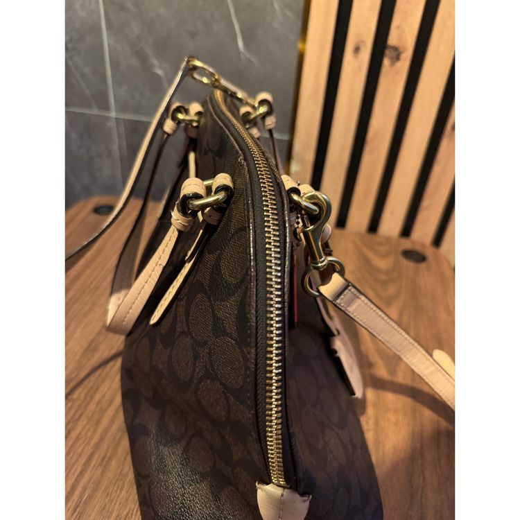 Luxury handbag / shoulder bag Coach monogram brown and light nude leather (Dome Satchel Model) imagen 8