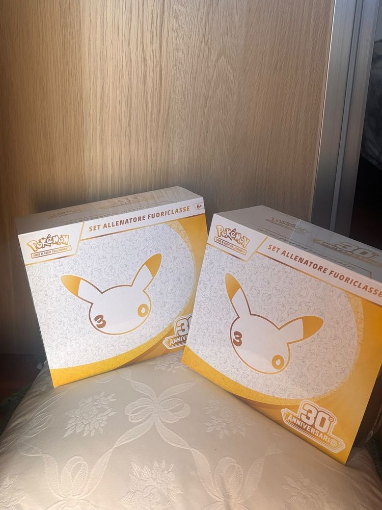 Pokémon 30Th Anniversary Trainer Set image 1