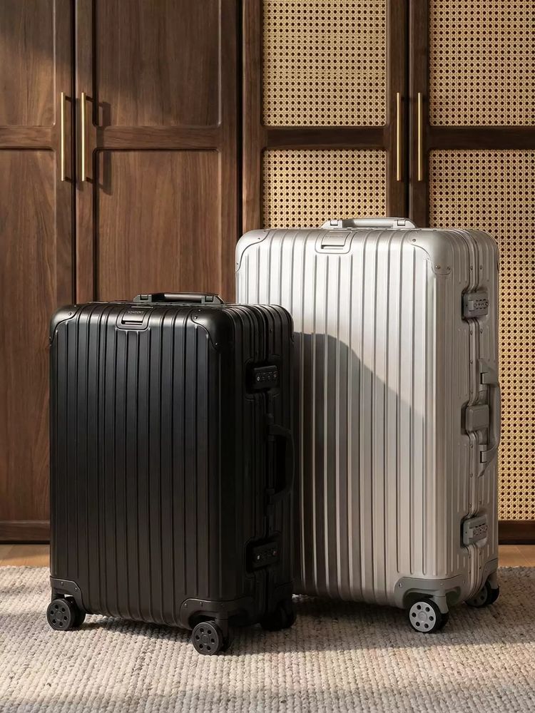 Black Hard-Shell Suitcase imagen 3