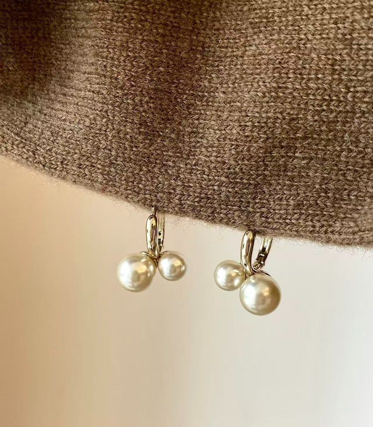 Immagine di Pearl Drop Earrings 1