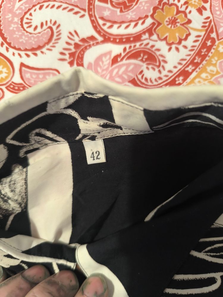 Black And White Patterned Button-Up Shirt image 3