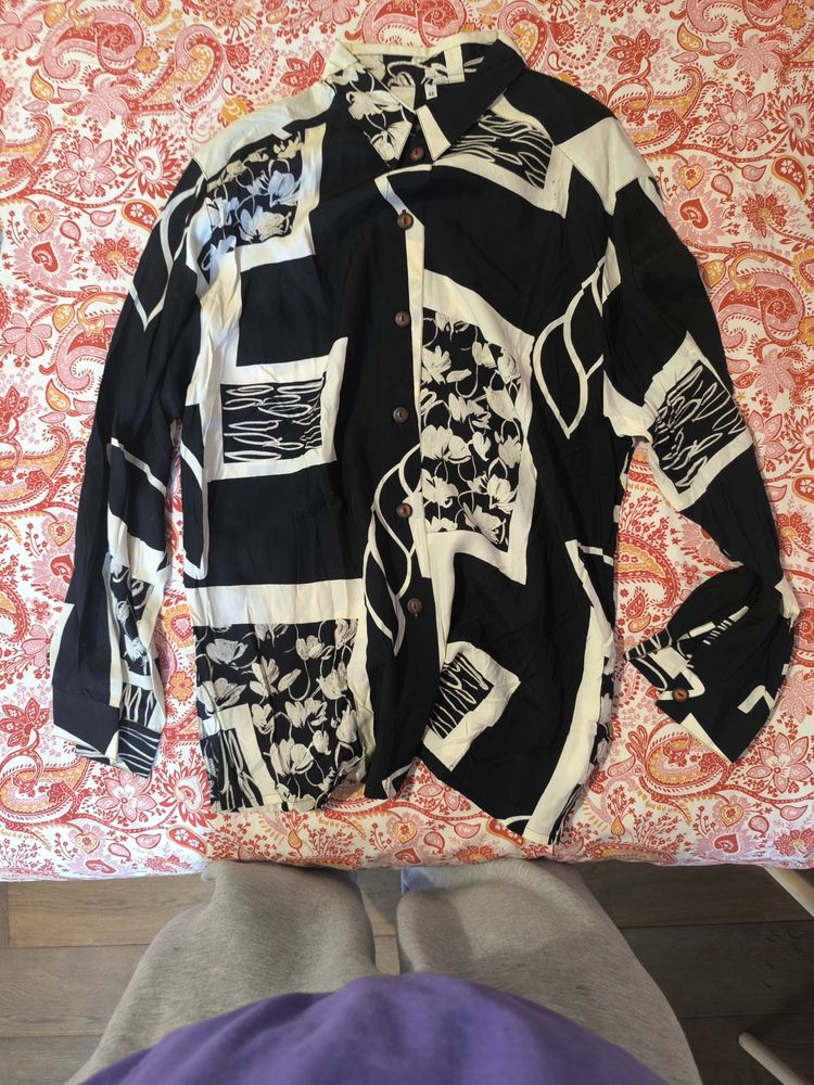 Black And White Patterned Button-Up Shirt image 2