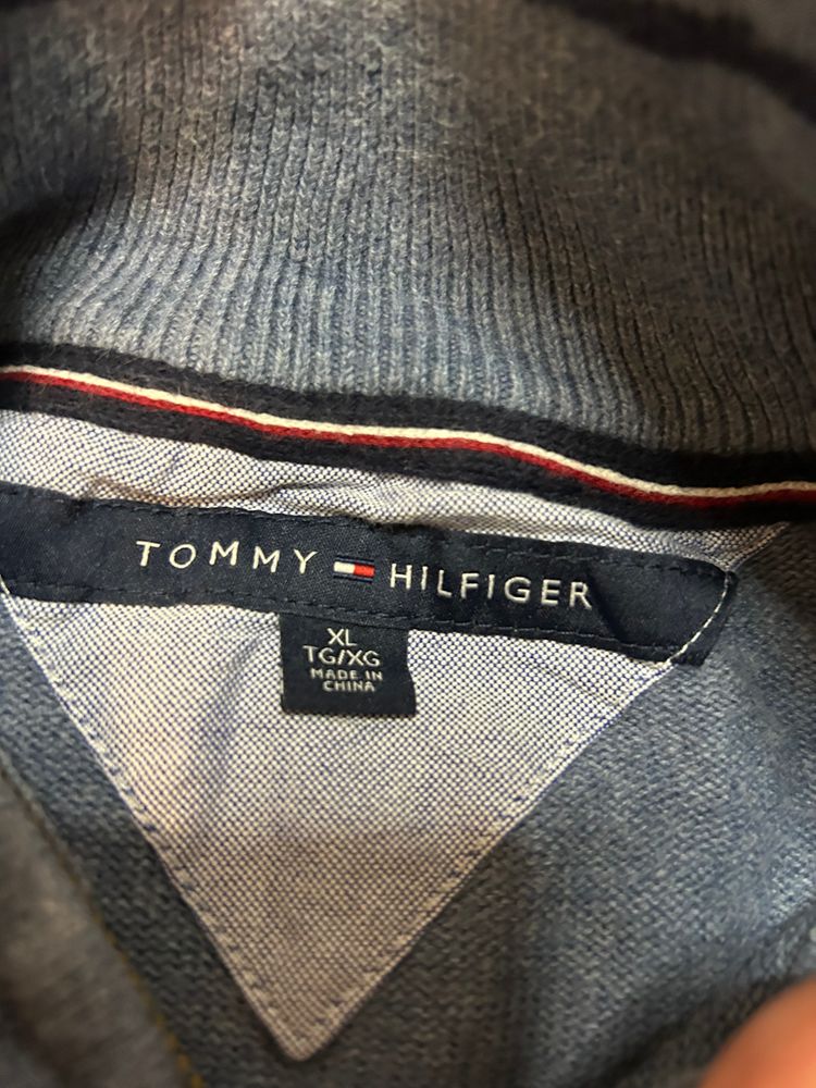 Tommy Hilfiger Men's Grey Half-Zip Sweater obraz 2