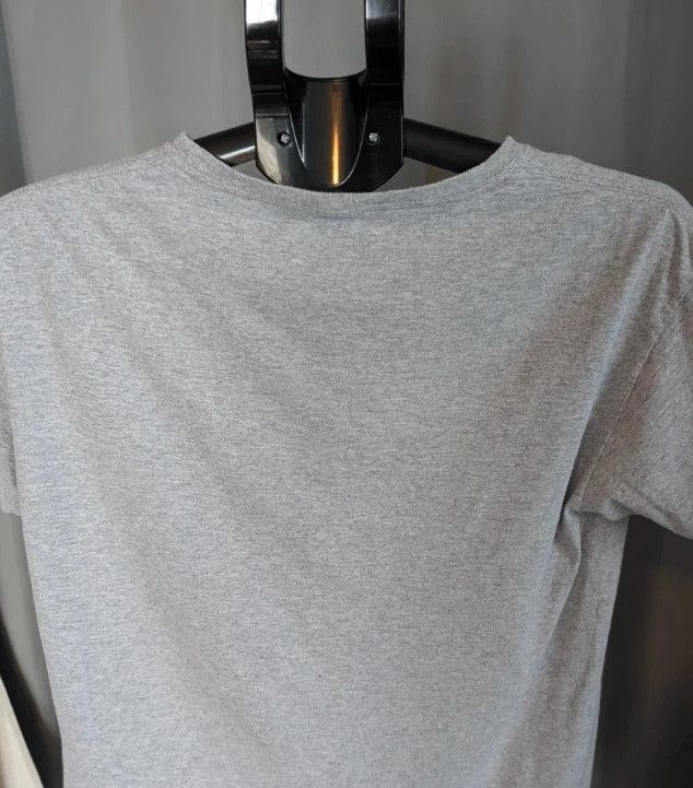 Official H.E.R. R&B Graphic Band T-Shirt XS Grey Cotton Blend image 6
