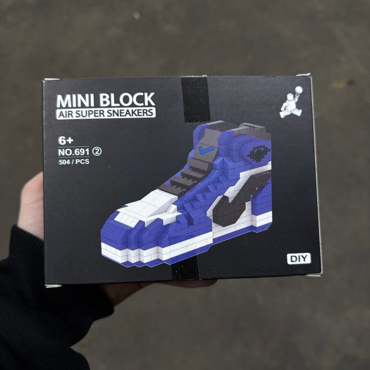 GAME ROYAL JORDAN LEGO SNEAKER - NEW