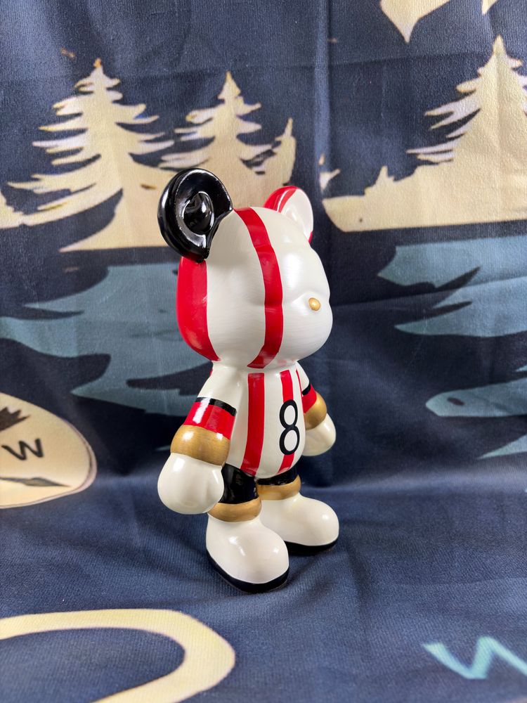 Striped Number 8 Bear Figurine imagen 3