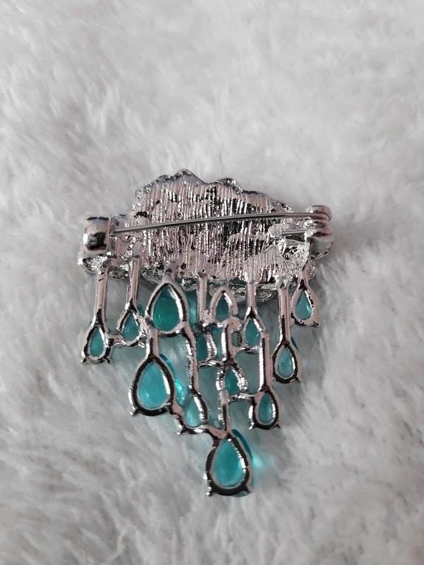 Cloud-Shaped Brooch With Blue And Clear Stones image 2