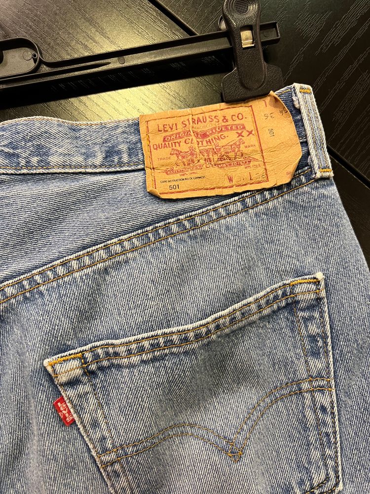 Immagine di Levi'S Distressed Blue Jeans mercato U.S.A.  1994  M/34 2