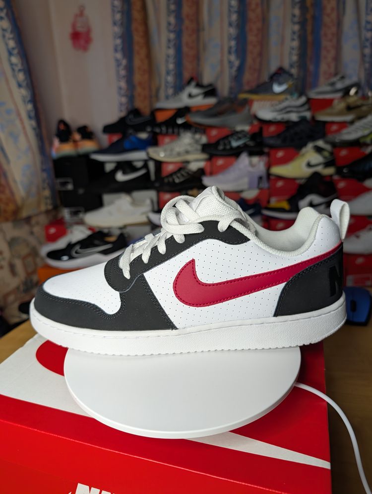 Nike Court Borough low