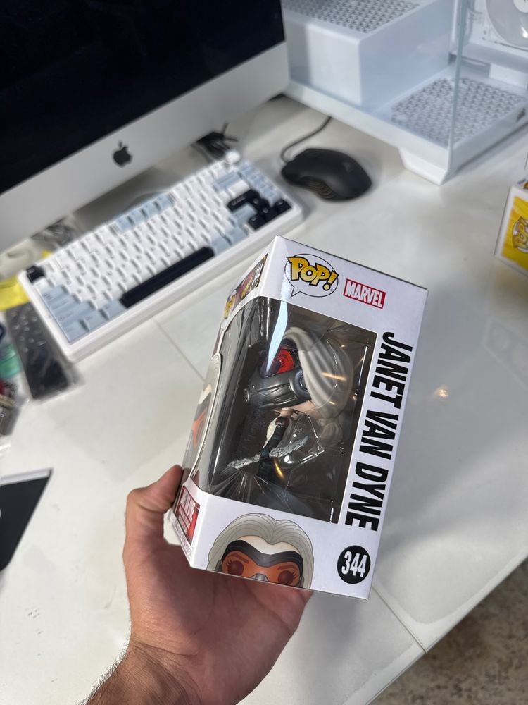Funko Pop Marvel Janet Van Dyne Figure image 2