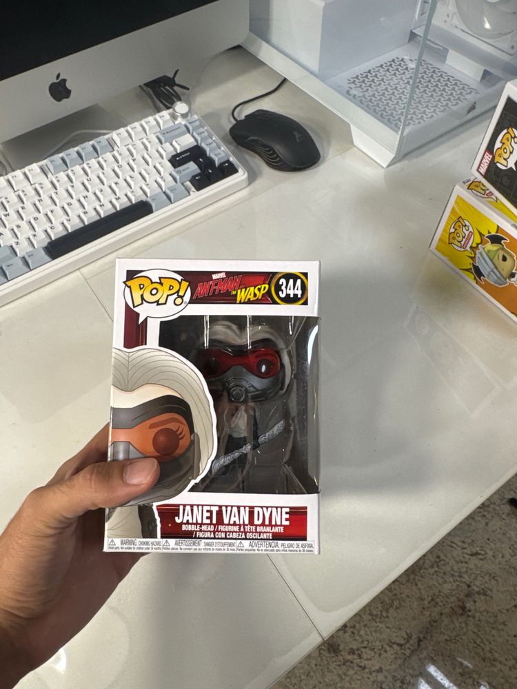 Funko Pop Marvel Janet Van Dyne Figure image 1