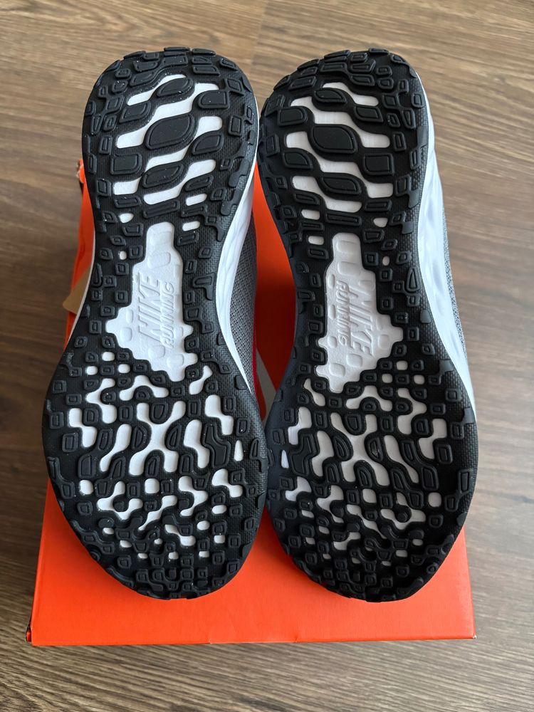 Nike Revolution 6 Nn (Gs) Sneakers image 5