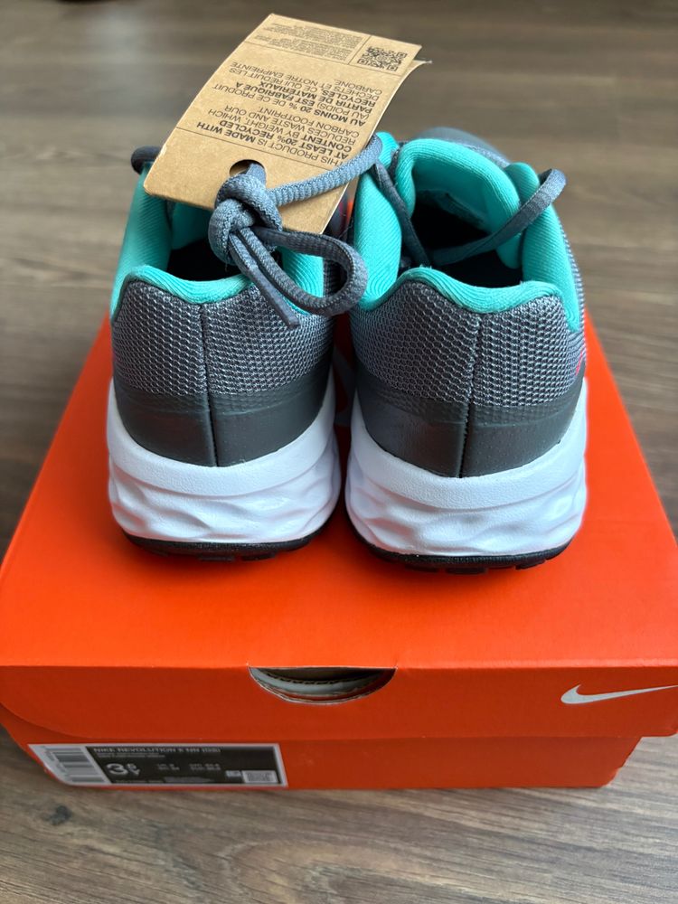 Nike Revolution 6 Nn (Gs) Sneakers image 4
