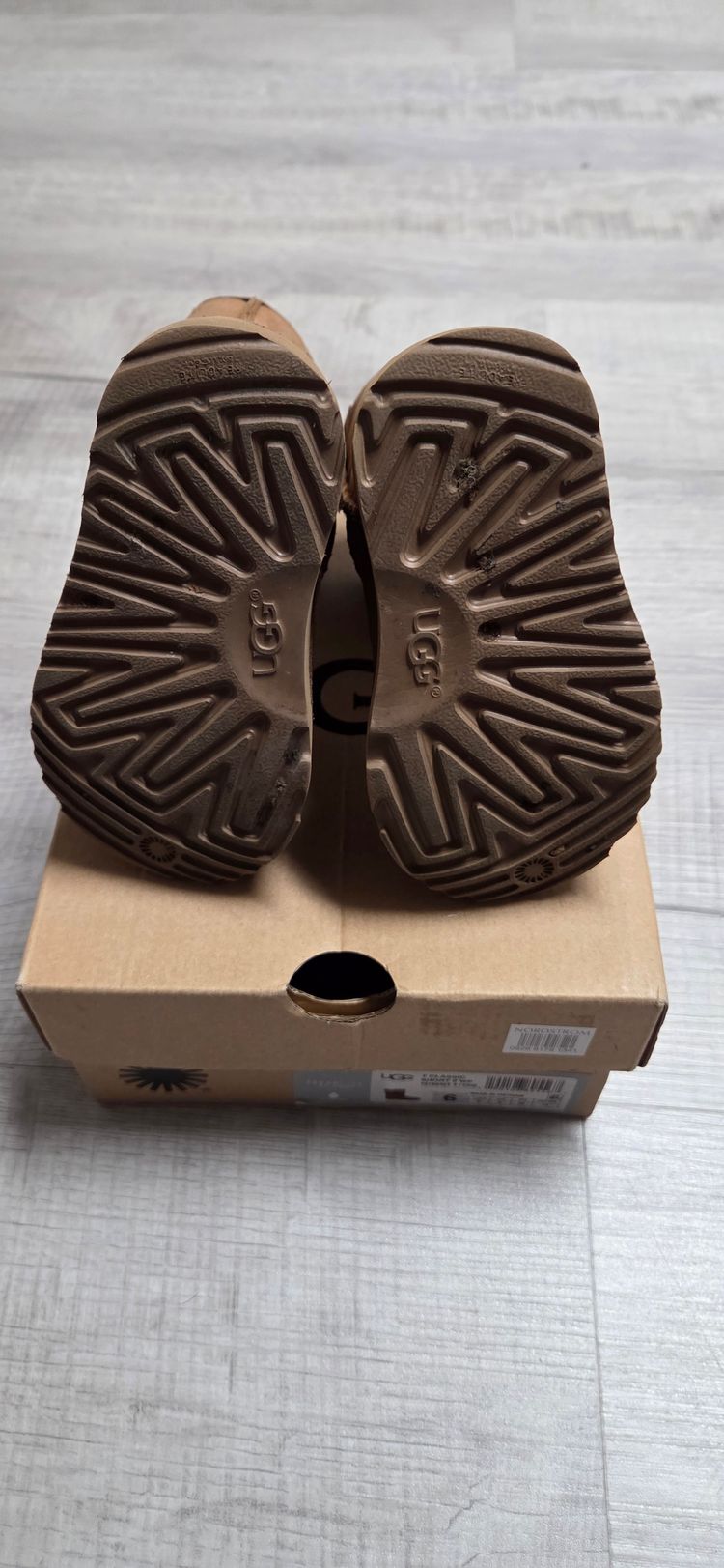 6c Uggs 5