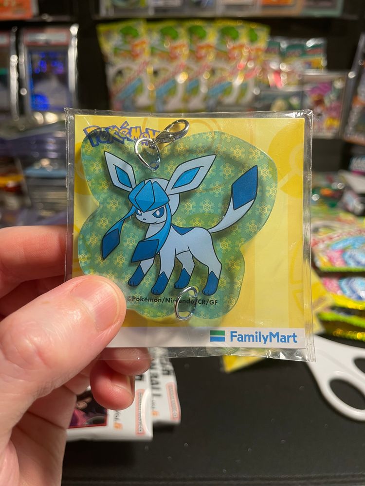 Pokémon Family Mart Keyring Glaceon image 1