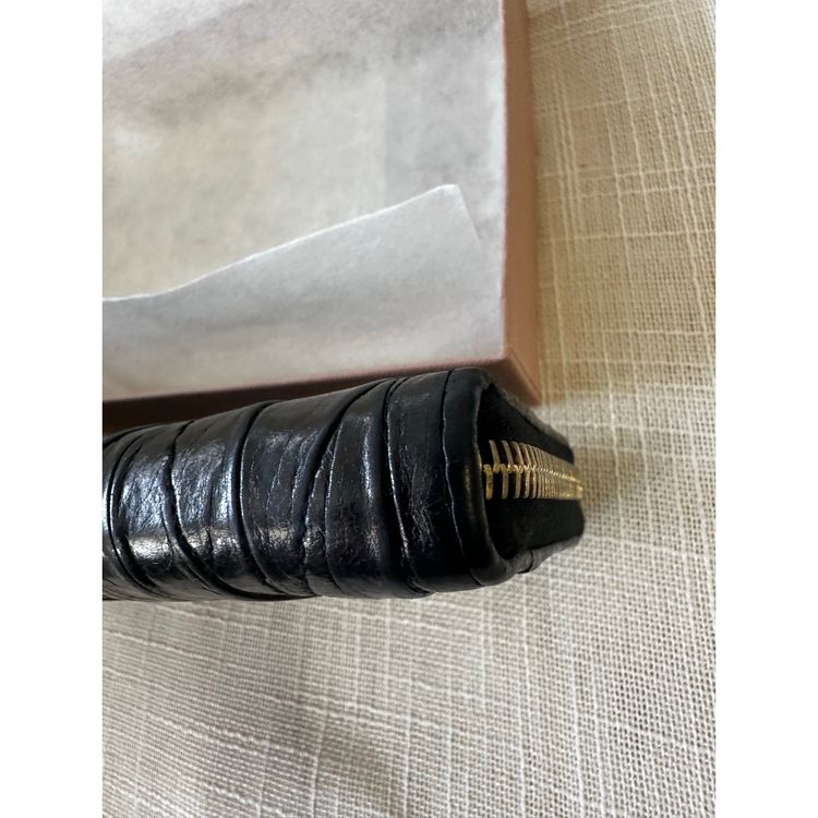 Miu Miu large zipped wallet / all-in-one in black pleated leather / Miu Miu Matelassé long wallet image 5