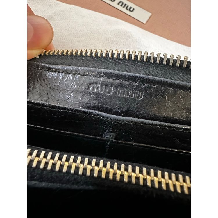 Miu Miu large zipped wallet / all-in-one in black pleated leather / Miu Miu Matelassé long wallet image 9