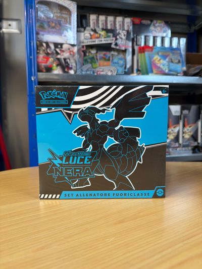 Pokémon Luce Nera Set Allenatore Fuoriclasse ETB ITA