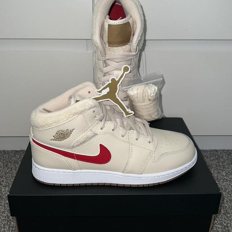 Jordan Air Jordan 1 Mid (GS) Size UK 6 (EU40). These are Brand New in Box and are 100% Authentic. If you ha product image