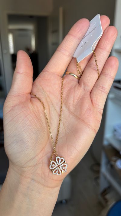 Gold Necklace With Clover Pendant