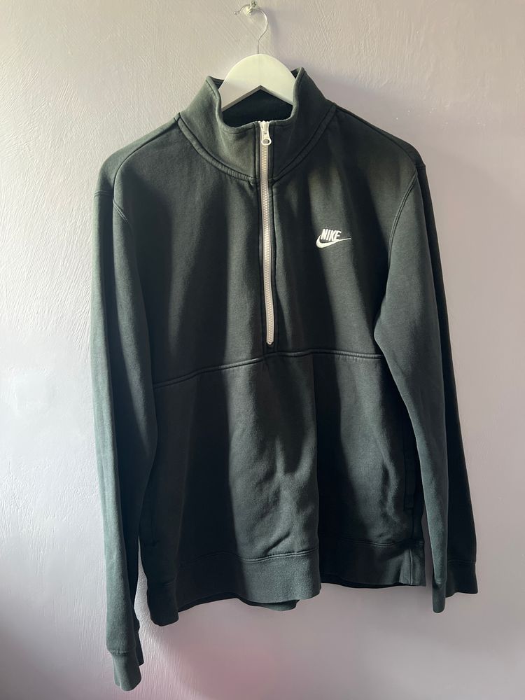 NIKE WOMENS QUARTER ZIP FLEECE SIZE MEDIUM SMALL FLAWS ON ARM