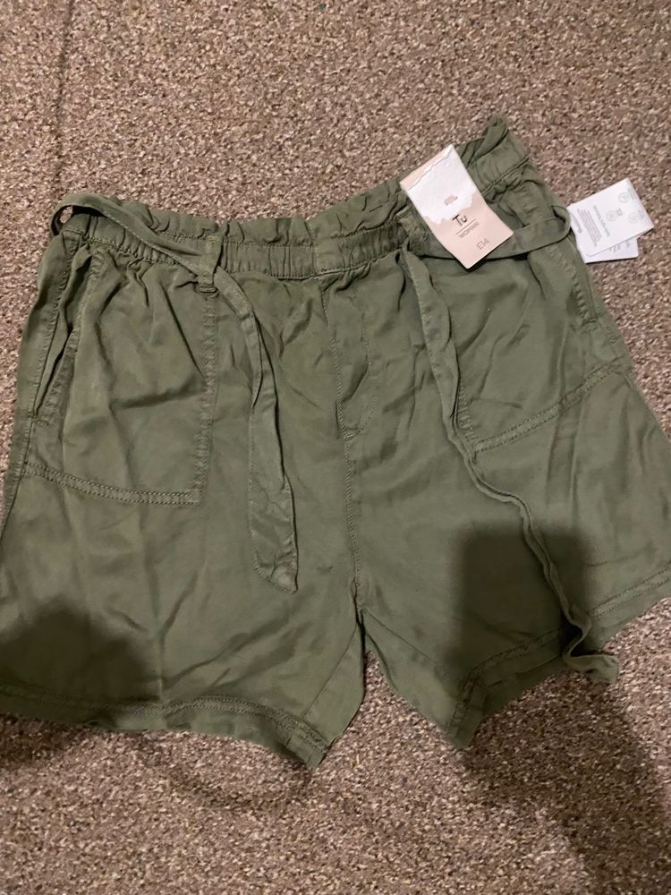 Green Casual Shorts imagen 2